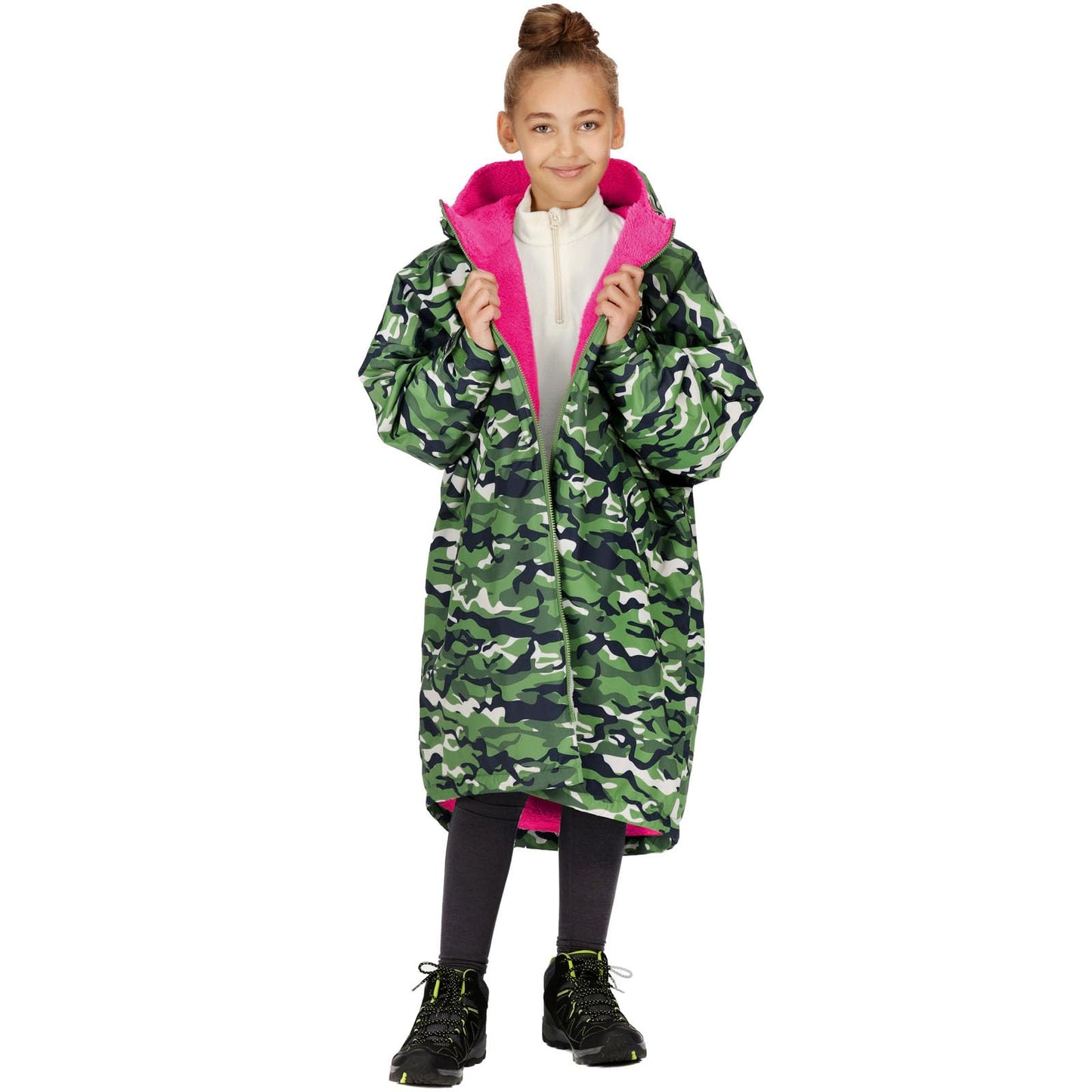 Regatta Kids Junior Waterproof Changing Robe, Borg Lined Changing Robe with Hood - Perfect for Outdoor Water Activities